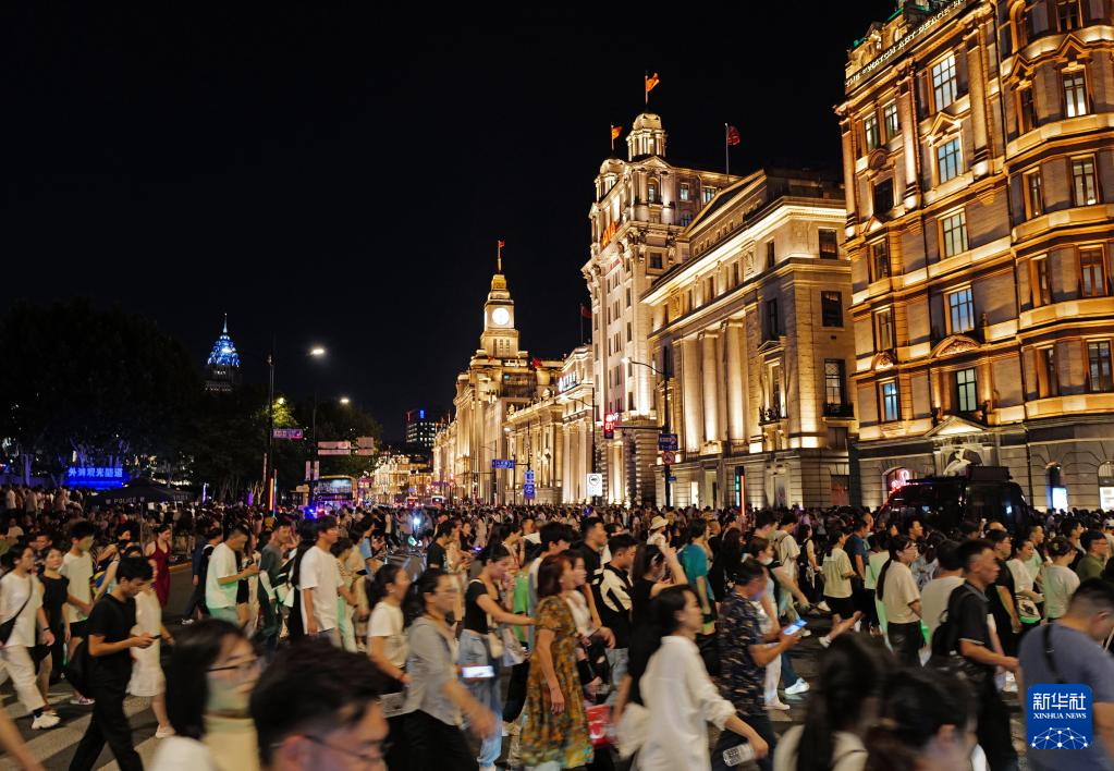 比天氣更火熱：上海城市夜游升溫